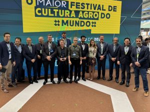 Tarcísio e Caiado falam contra invasões de terras em evento do agronegócio