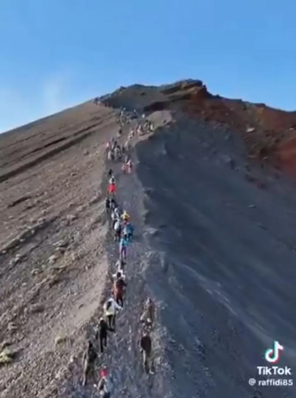 A trilha do Monte Rinjani, na Indonésia, onde Juliana caiu