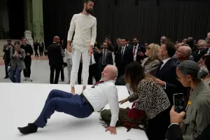 Lula participou de um evento dentro da programação do Ano do Brasil na França, que prevê atividades culturais até o mês de setembro | Foto: Michel Euler/Pool/Reuters