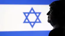 Um modelo em miniatura impresso em 3D do presidente dos EUA, Donald Trump, e da bandeira de Israel - 18/6/2025 | Dado Ruvic/Ilustração/Reuters