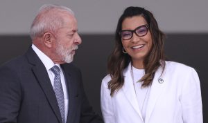 Apesar de não ter cargo oficial, a primeira-dama Rosângela da Silva, a Janja, continua a exercer protagonismo no governo Lula | Foto: Marcelo Camargo/Agência Brasil