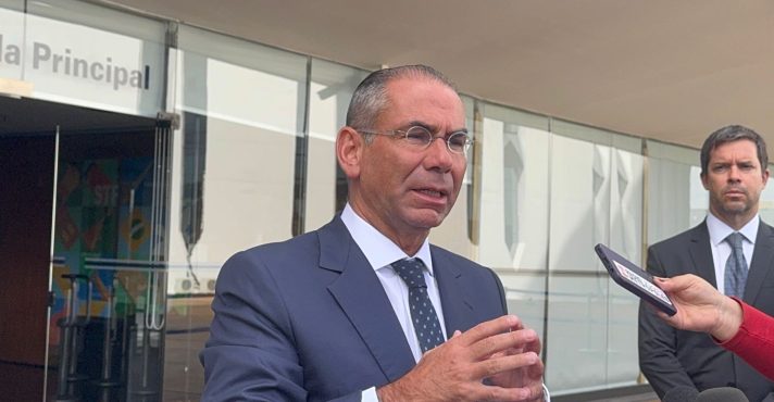 José Luis de Oliveira Lima, advogado de defesa de Braga Netto