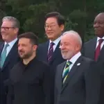 Durante o evento no Canadá, Lula cometeu uma série de gafes, incluindo conversas fora de contexto e até um empurrão em Zelensky no momento da foto oficial | Foto: Reprodução/Twitter/X