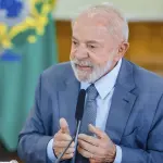 Lula afirma que a crise atual não é econômica, mas política