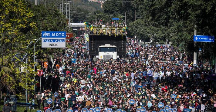 A caminhada da Marcha para Jesus, que começou na Praça da Luz, no centro, segue até a Praça Heróis da Força Expedicionária Brasileira – 19/6/2025 | Foto: Felipe Rau/Estadão Conteúdo