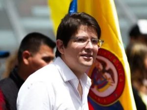 Filho da jornalista Diana Turbay, assassinada em 1991 depois de ser sequestrada pelo Cartel de Medellín, Miguel Uribe é também neto do ex-presidente Julio César Turbay Ayala | Foto: Reprodução/X