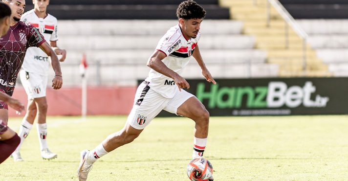 Jogador do Bragantino que chegou a ter protocolo de morte cerebral recebe alta