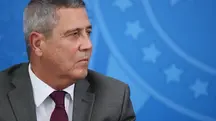 O general Walter Braga Netto, que segue preso: juristas questionam conduta das autoridades em Brasília | Foto: Isac Nóbrega/PR/Arquivo