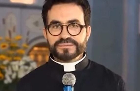O padre Fábio de Melo, que se envolveu em polêmica numa cafeteria: denúncia pode comprometer futuro junto ao Vaticano | Foto: Reprodução/Instagram
