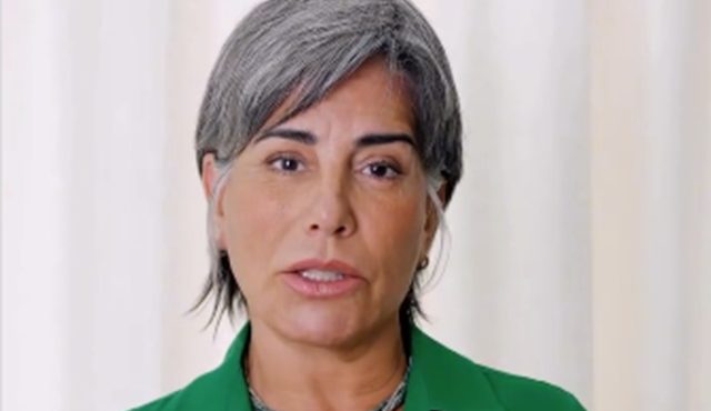 Glória Pires condenada indenizar funcionária
