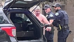 Polícia prende suspeito de promover ataques | Foto: Reprodução/X/@WatcherQAnon