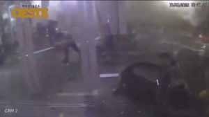 O acidente aconteceu na madrugada deste sábado, 7, na Lapa, região central do Rio de Janeiro | Foto: Reprodução/X