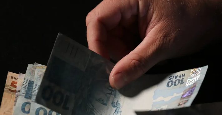 Impostos Governo Dinheiro