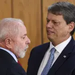 O presidente Luiz Inácio Lula da Silva e o governador de São Paulo Tarcísio de Freitas