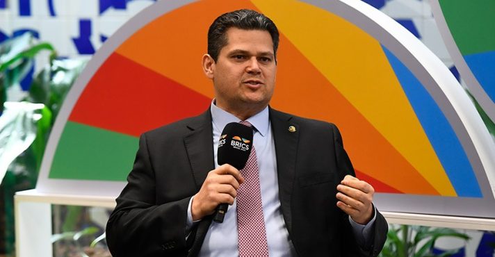 Davi Alcolumbre alega que projeto que aumenta número de deputados atende decisão do STF e não aumenta custos