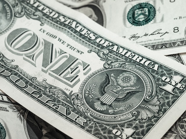 Queda dólar tarifas Trump EUA