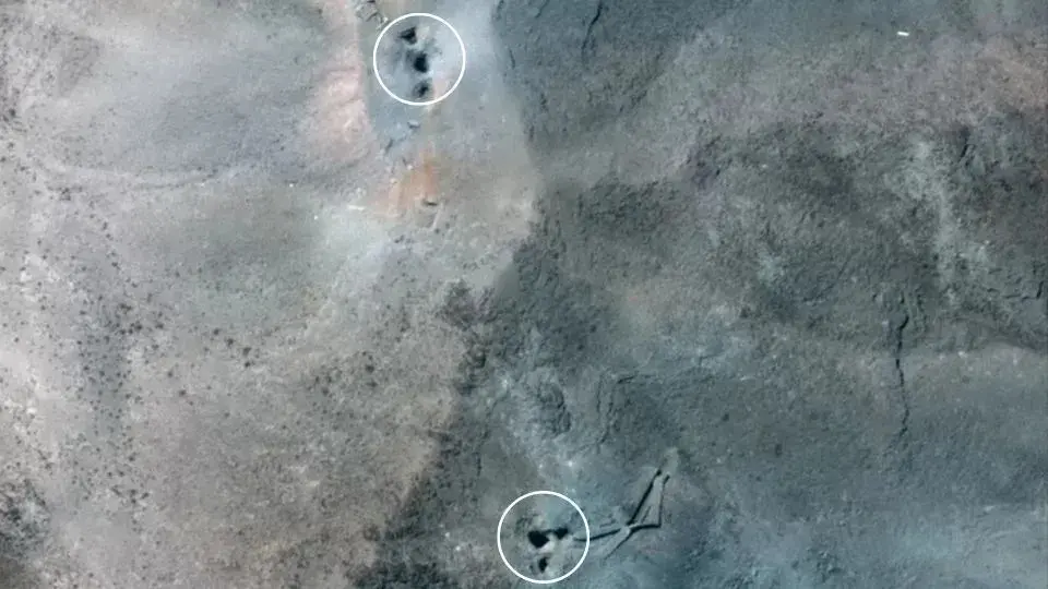 Imagens de satélite mostram crateras na usina de Fordow, no Irã | Foto: Reprodução/Reuters