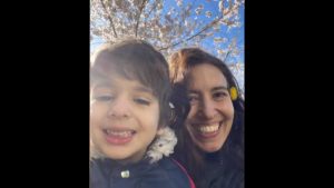 Silvana Schramm e o filho, Leonardo, no Canadá