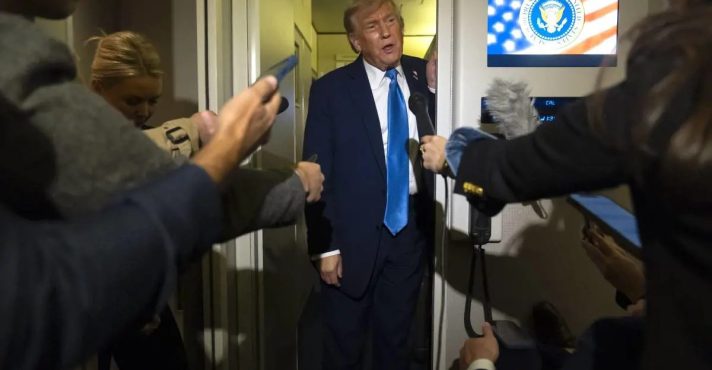 O presidente dos Estados Unidos, Donald Trump, no Air Force One | Foto: Divulgação Casa Branca