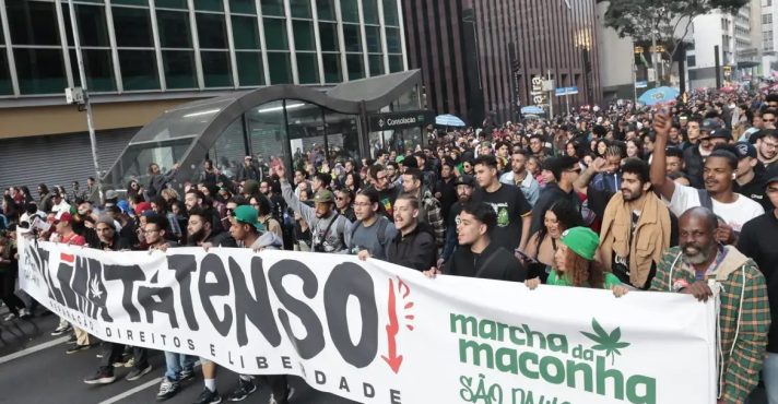 Marcha da Maconha na Avenida Paulista, em São Paulo | Foto: Paulo Pinto/Agência Brasil