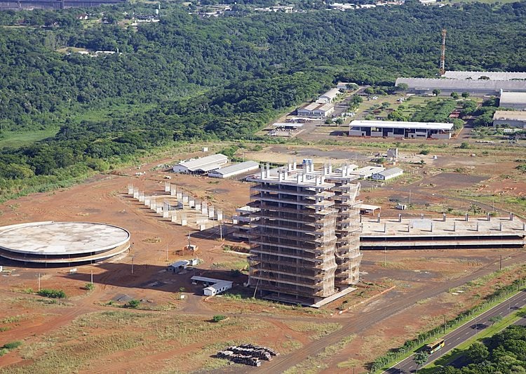 Uma das estruturas inacabadas da Universidade da Integração Latino-Americana (Unila), em Foz do Iguaçu | Foto: Valtemir Pereira/Itaipu Binacional