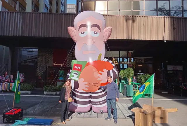 pixuleco de lula na avenida paulista
