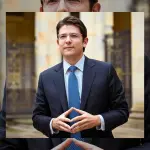 O pré-candidato a presidente da Colômbia Miguel Uribe: melhora, mas estado de saúde ainda inspira muitos cuidados | Foto: Reprodução/Twitter/X