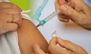 A vacina contra a varicela, aplicada em crianças, é a mais ausente, com desabastecimento em 32% dos municípios