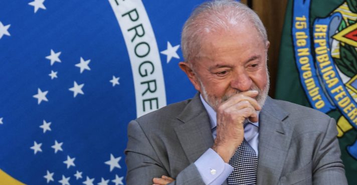 Lula posa como defensor da soberania, mas entrega dados à China, foge do Congresso e recorre ao STF para impor sua agenda — patriotismo seletivo com alto custo ao Brasil | Foto: Valter Campanato/Agência Brasil
