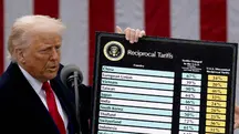 Donald Trump faz comentários sobre tarifas no Rose Garden da Casa Branca em Washington, D.C., EUA, 2 de abril de 2025 | Foto: Reuters/Carlos Barria