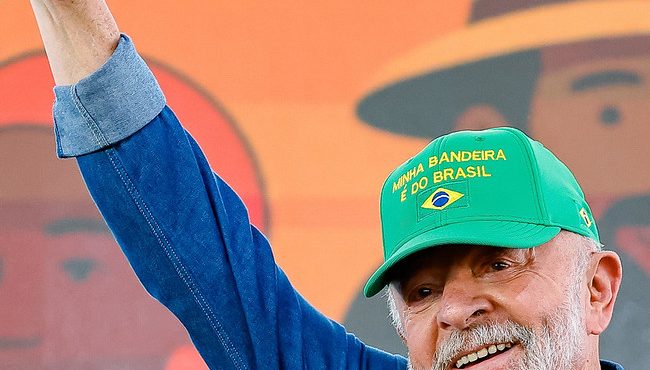 Lula em cerimônia no Vale do Jequitinhonha (MG)