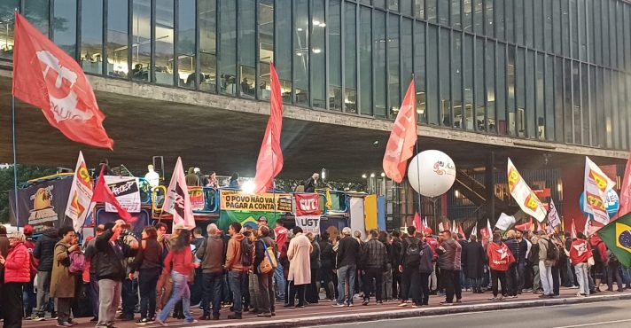 Esquerda também pede taxação de rico em protesto | Foto: Rachel Díaz/Revista Oeste