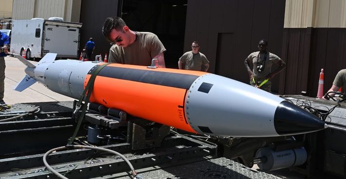 Bombas termonucleares B61-12 foram transferidas neste mês para a RAF Lakenheath em Suffolk | Foto: Reprodução/Redes sociais