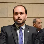 Carlos Bolsonaro expressou revolta contra o inquérito conduzido por Alexandre de Moraes | Foto: Renan Olaz/CMRJ