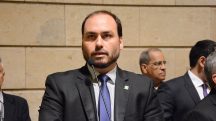 Carlos Bolsonaro expressou revolta contra o inquérito conduzido por Alexandre de Moraes | Foto: Renan Olaz/CMRJ