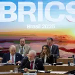 O presidente do Brasil, Luiz Inácio Lula da Silva, discursa durante a reunião de abertura da Cúpula do BRICS, no Museu de Arte Moderna (MAM), no Rio de Janeiro, Brasil, em 6 de julho de 2025. | Foto: Ricardo Moraes/Reuters