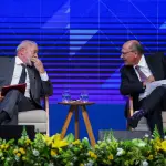 O presidente Lula e o vice-presidente do Brasil, Geraldo Alckmin, participam da abertura do Fórum Empresarial do Brics - 5/7/2025 | Foto: Pilar Olivares/Reuters