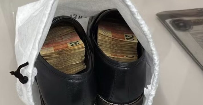 Dinheiro em espécie encontrado pela PF dentro de sapatos