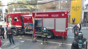 Corpo de Bombeiros controla princípio de incêndio na Rua Haddock Lobo