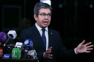 Randolfe Rodrigues (PT/AP): senador que fala agora em solidez institucional é o mesmo que já pediu o impeachment do ministro do STF Alexandre de Moraes | Foto: Lula Marques/Agência Brasil