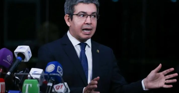 Randolfe Rodrigues (PT/AP): senador que fala agora em solidez institucional é o mesmo que já pediu o impeachment do ministro do STF Alexandre de Moraes | Foto: Lula Marques/Agência Brasil