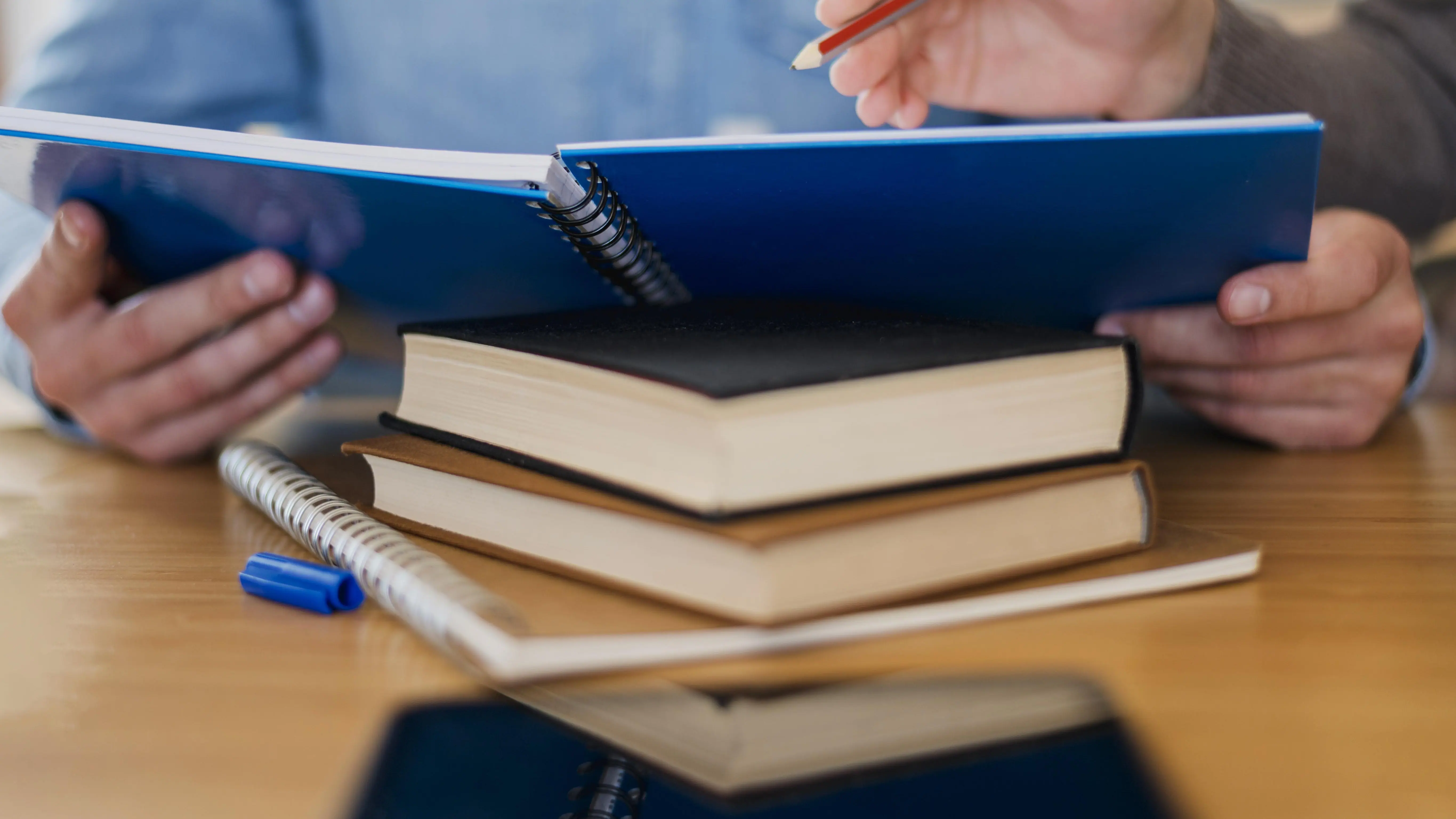 Mais da metade (54%) dos alunos brasileiros de 15 anos tem baixo nível de criatividade para solucionar problemas sociais e científicos | Foto: Reprodução/Freepik