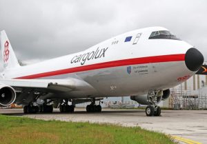 Boeing 747 que pousou no Aeroporto vizinho à Embraer: capacidade de transportar peso equivalente a 400 carros populares | Foto: Divulgação/Cargolux