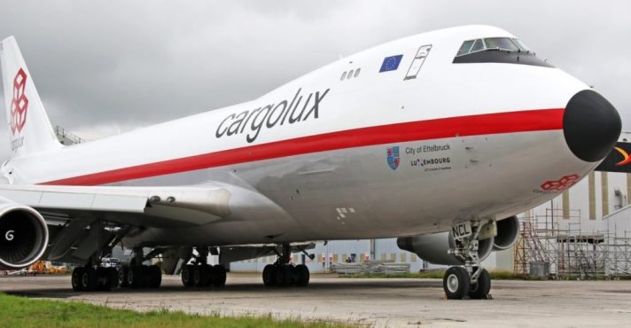 Boeing 747 que pousou no Aeroporto vizinho à Embraer: capacidade de transportar peso equivalente a 400 carros populares | Foto: Divulgação/Cargolux