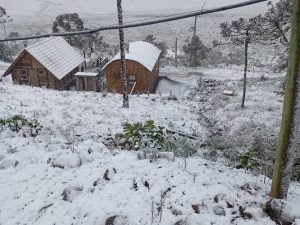 Frente fria: imagem mostra neve na Serra Catarinense: 29/05/2025 | Foto: Reprodução/Instagram