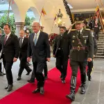 Geraldo Alckmin (no centro e à frente), vice-presidente da República e ministro da Indústria e Comércio: impasse tributário com aliado sob o comando do ditador Nicolás Maduro | Foto: Reprodução/Twitter/X