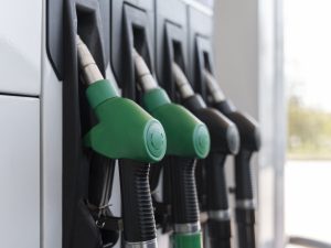 De julho de 2024 a junho de 2025, foram registrados sete reajustes nos preços dos combustíveis | Foto: Reprodução/Freepik