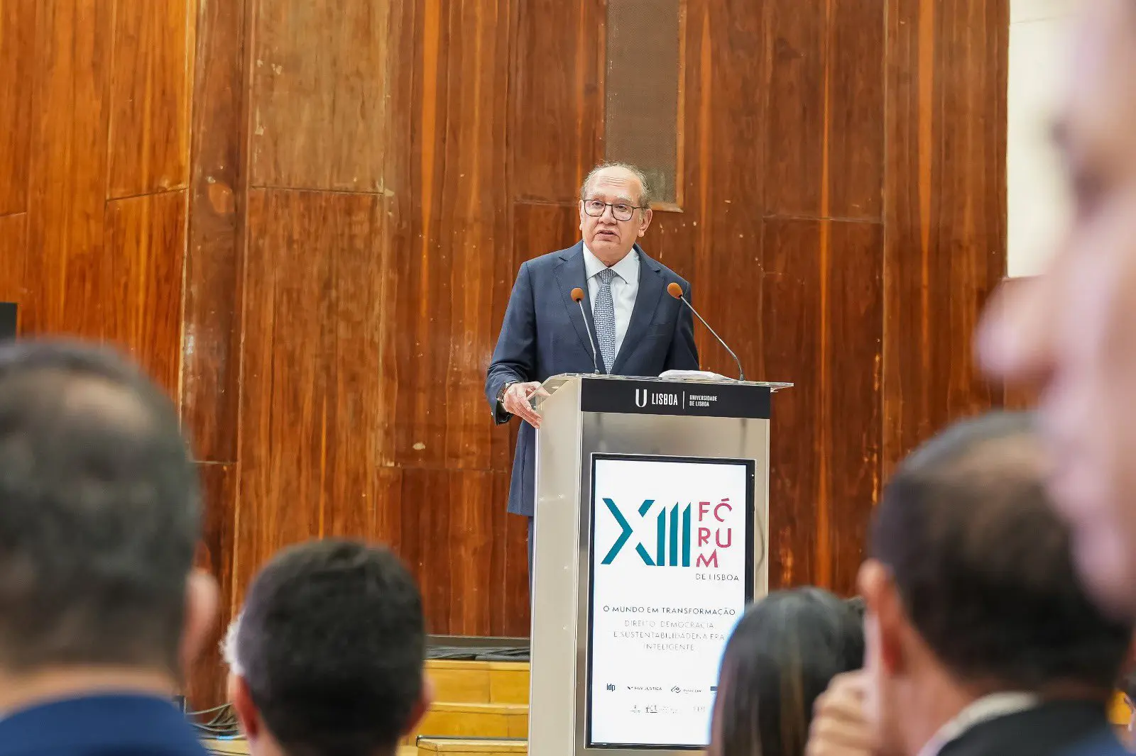 XIII Fórum de Lisboa, evento anual sediado entre os prédios da Reitoria e da Faculdade de Direito da prestigiada Universidade de Lisboa. O evento — mais conhecido (ou somente reconhecido) como Gilmarpalooza | Foto: Reprodução/Redes Sociais