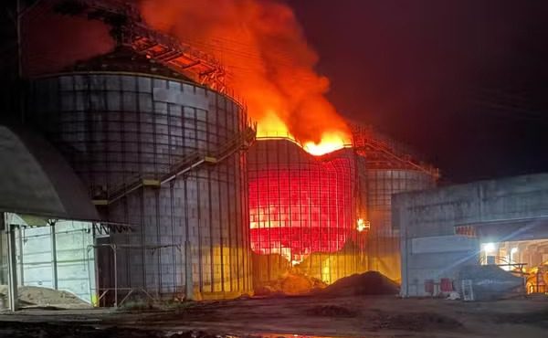 Incêndio em cooperativa agrícola no RS completa 3 dias