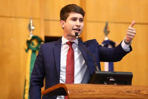 Deputado estadual Lucas Polese (PL-ES)